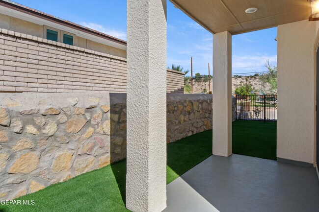 Building Photo - 6305 Palo Verde Pl