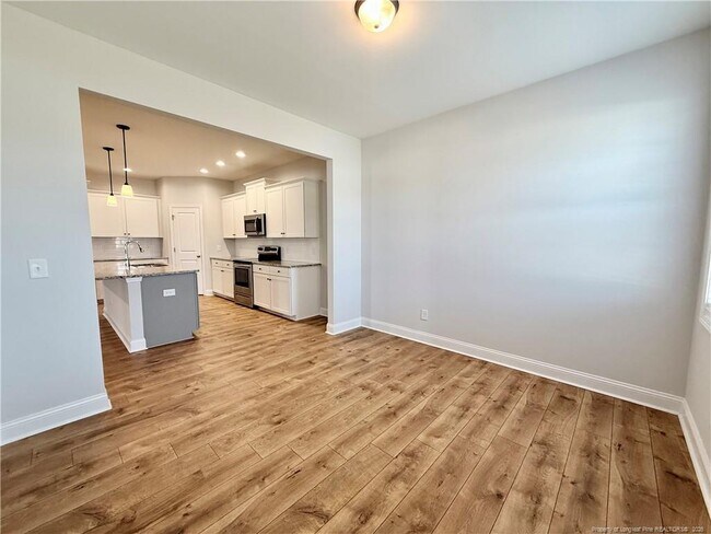 Building Photo - 155 Silk Oak Dr