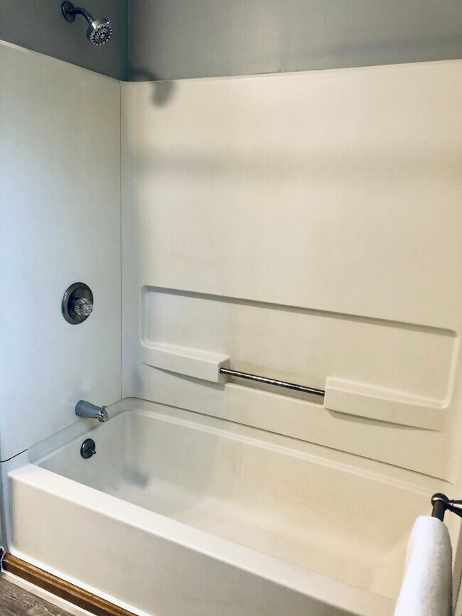 Building Photo - 416 Housel Craft Rd