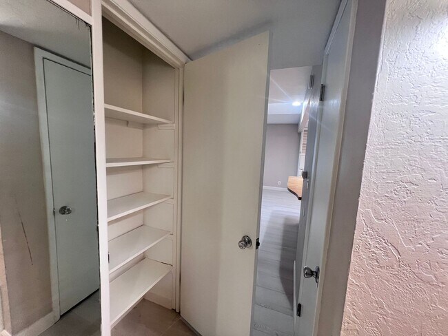 Building Photo - EBN T 14723