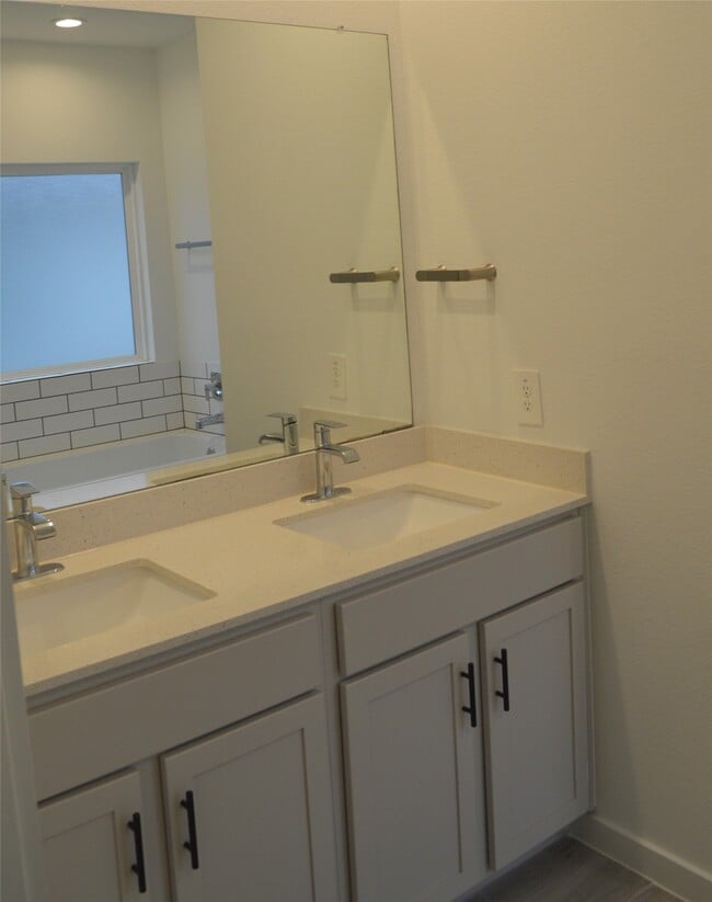 Building Photo - 10313 Cascade Range Ln