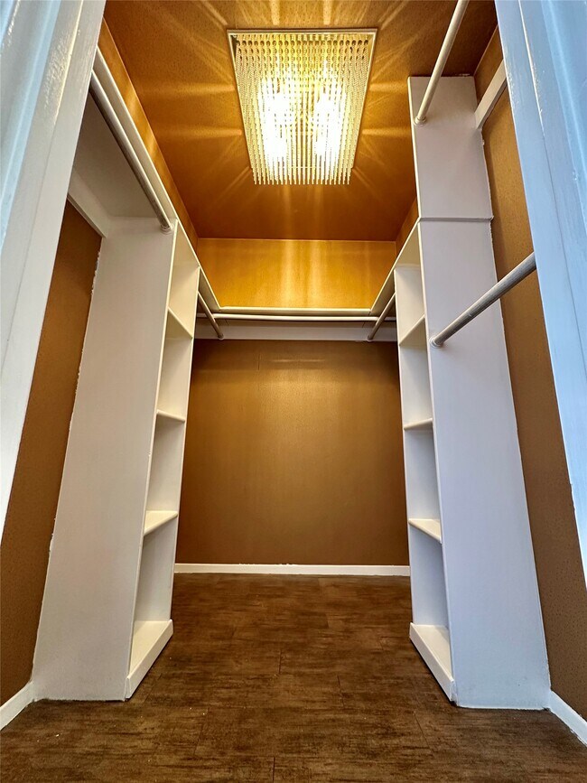 Building Photo - 17511 Possums Run Dr