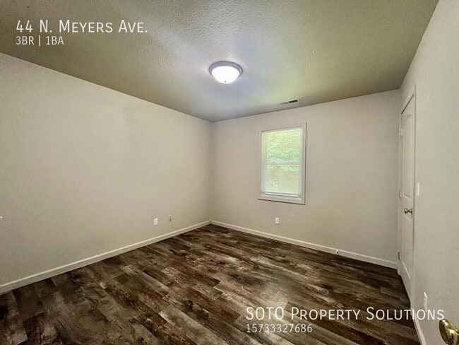 Building Photo - 44 Meyers St