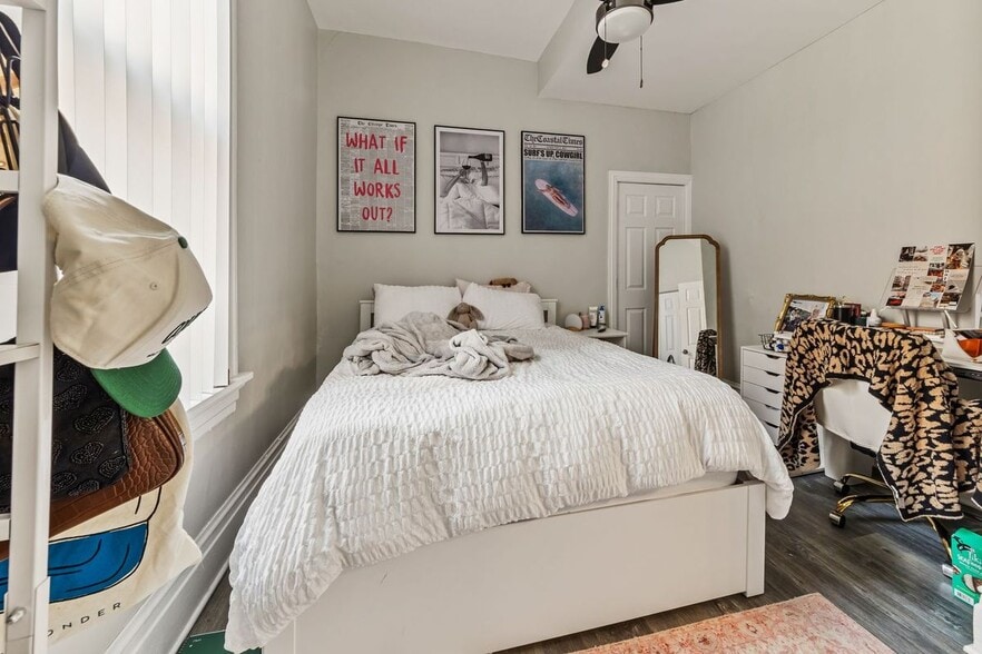 Building Photo - 1345 N Maplewood Ave