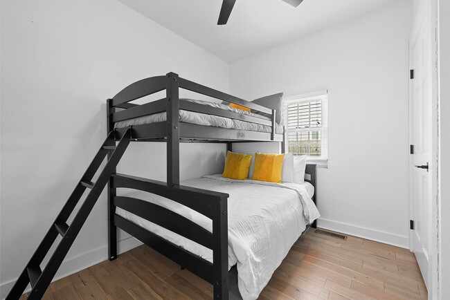 Building Photo - Updated Bungalow, Steps from Short North and OSU