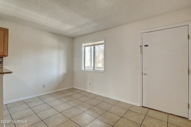 Building Photo - 4750 Seahawk Sq