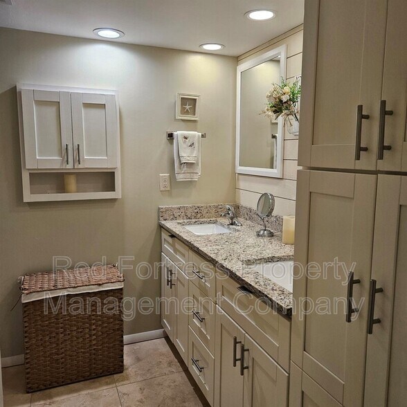 Building Photo - 5710 Trailwinds Dr