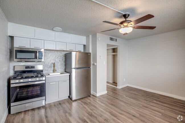 Studio, 1BA - 265 SF - The Elton