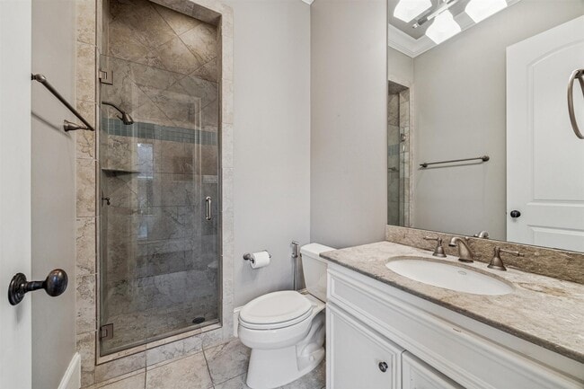 Building Photo - 170 Plantation Rd