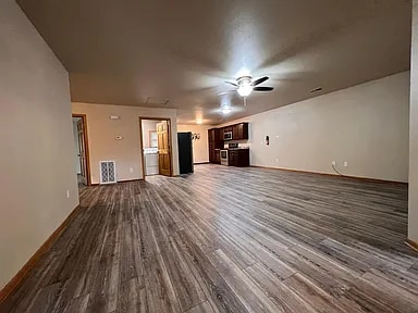 Building Photo - 1010