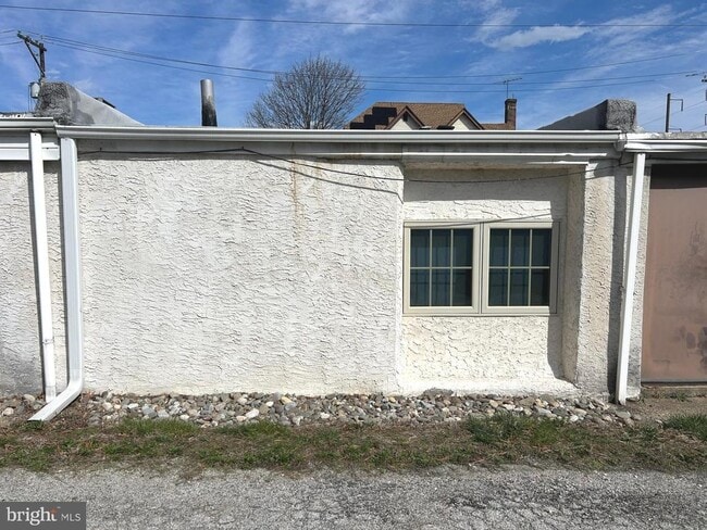 Building Photo - 20 S Highland Ave