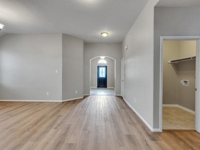 Building Photo - 10223 Sierra Grace Ln