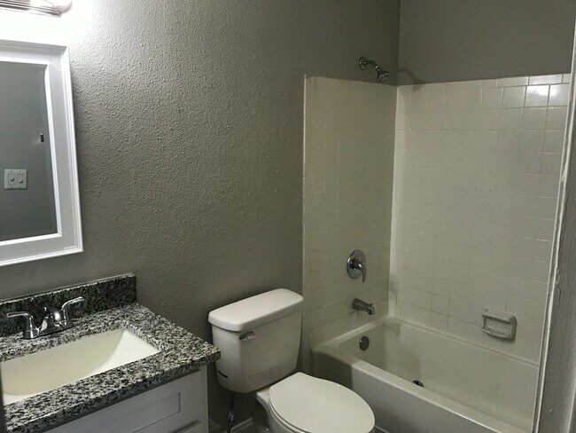 Building Photo - Charming Condo Living in the Gated Community of Cabana Key!