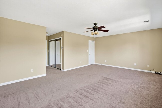 Building Photo - Charming Fishers Condo – Move-In Ready