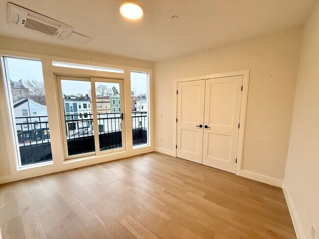 Building Photo - 120 Emerson St