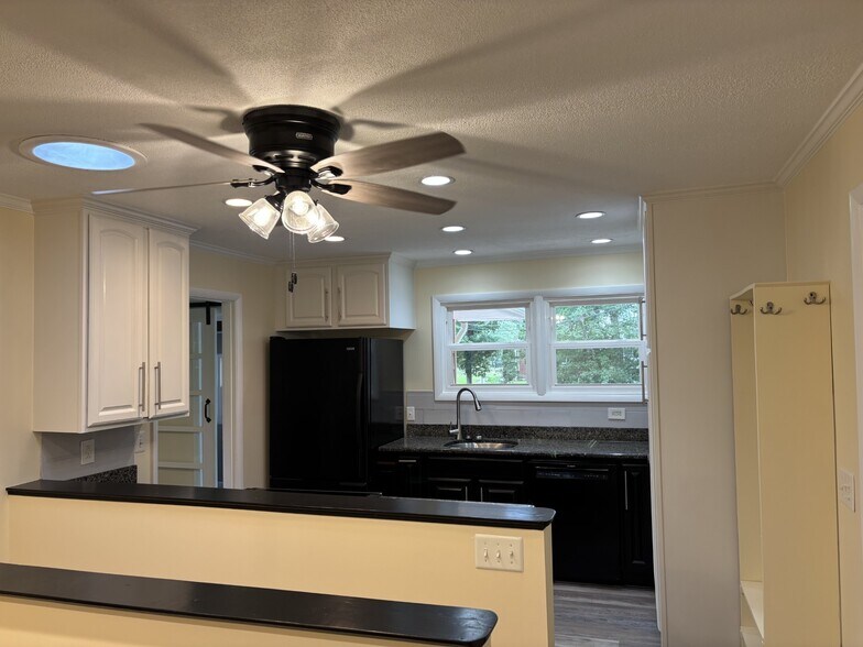 Kitchen - 48 Hope Rd