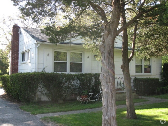 Building Photo - 24 Penny Ln