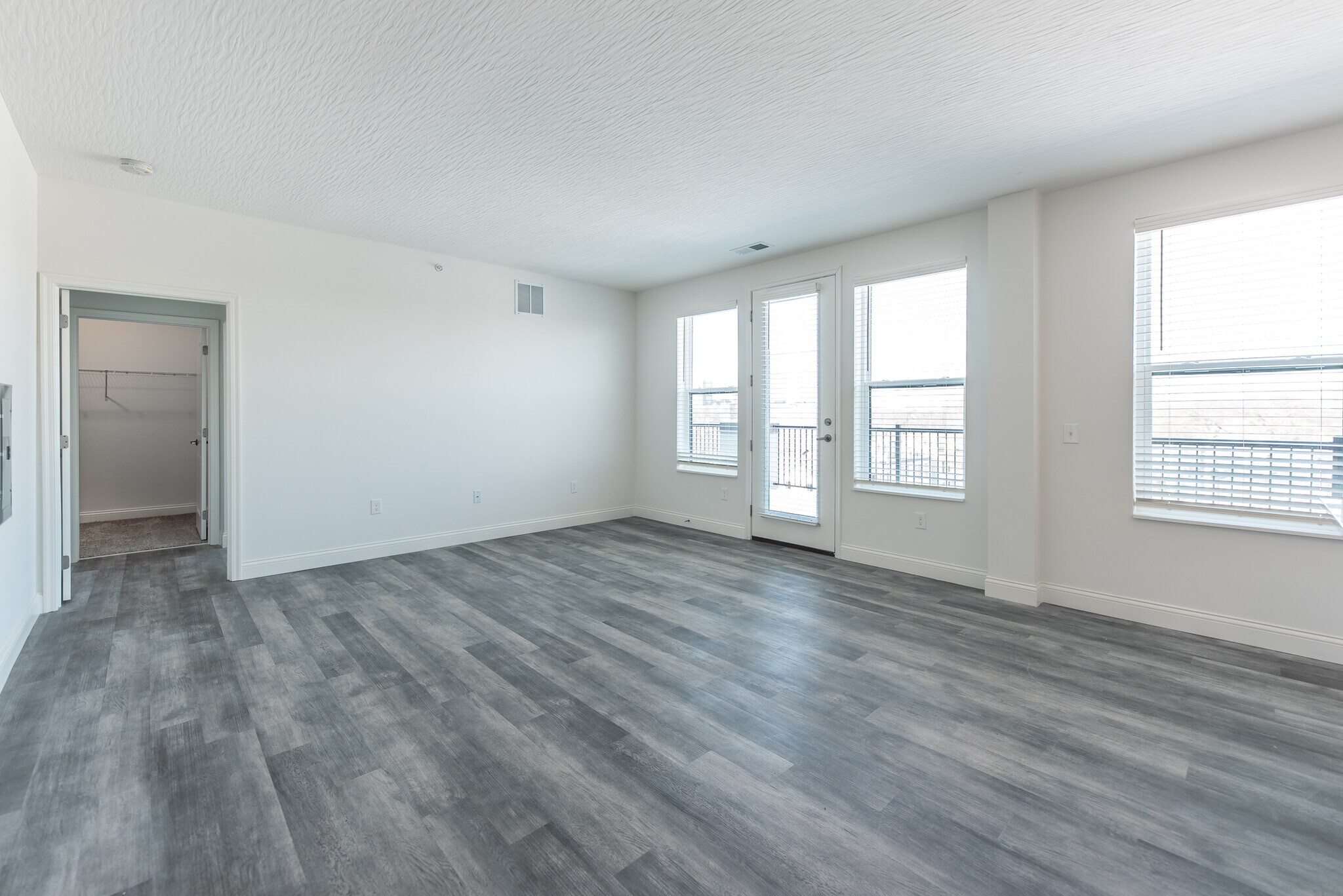 Makley Place Apartments 210 W 5th Ave Columbus OH 43201 Apartment