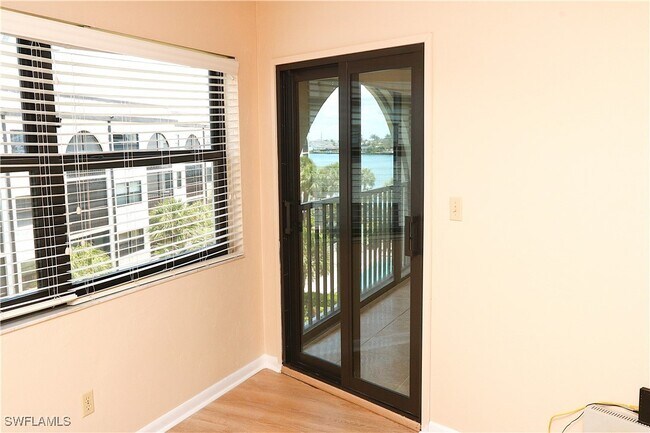 Building Photo - 1023 Anglers Cove