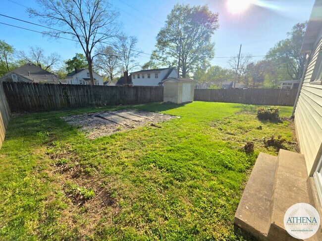 Building Photo - 3 Bedroom / 2 Bath House - NEAR CAPAHA PARK