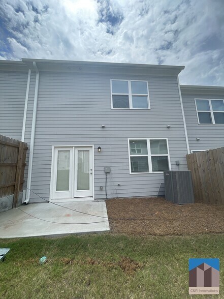 Building Photo - 3529 Condor Ct SW