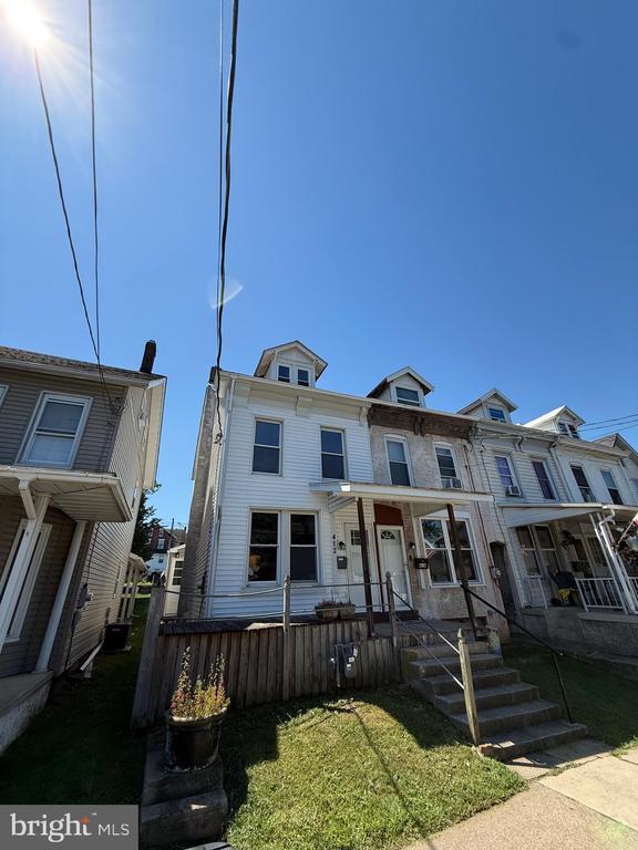 Primary Photo - 412 W 1st St