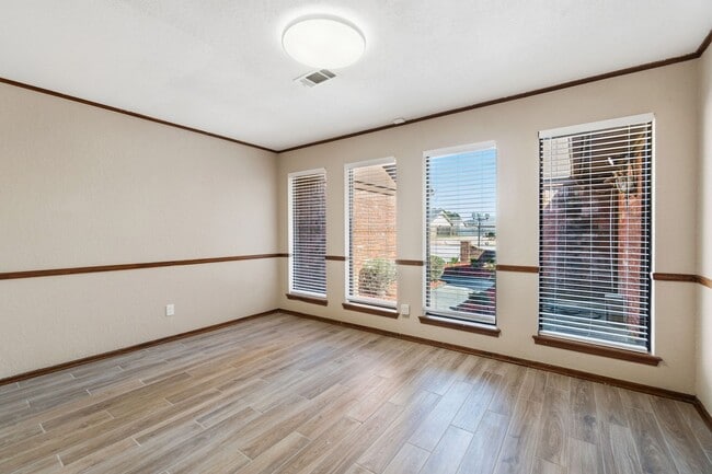 Building Photo - 3104 S 104th St