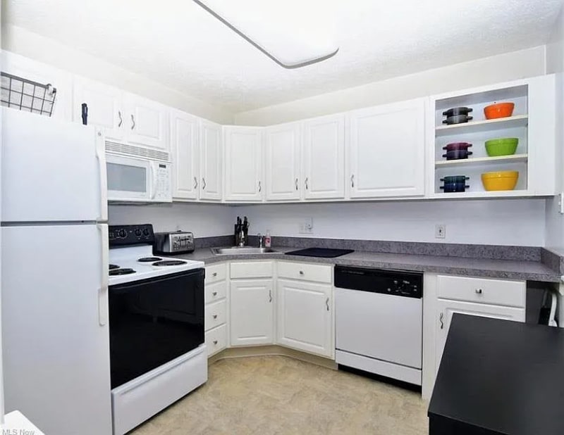 Building Photo - 1368 Meadow Run