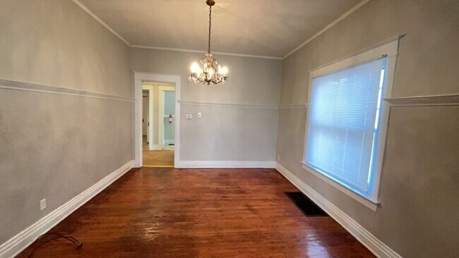 Building Photo - 3BR/1BA House