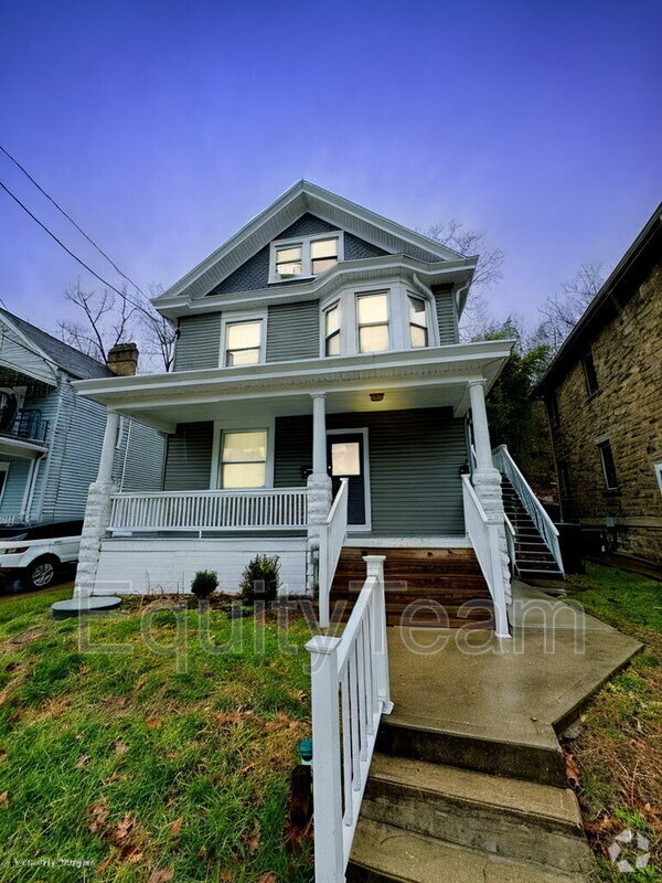 Building Photo - 555 Delta Ave