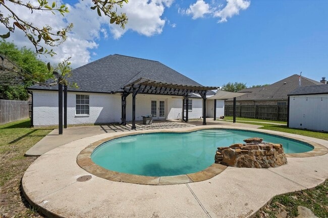 Building Photo - 685 Winchester Dr