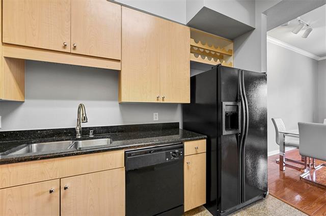 Building Photo - 3225 Turtle Creek Blvd