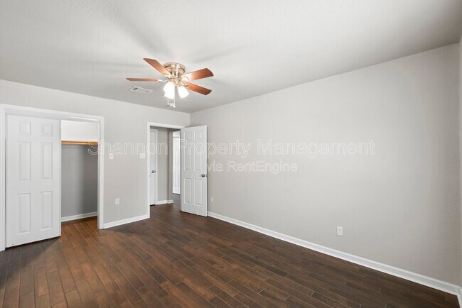 Building Photo - 709 E 41st St