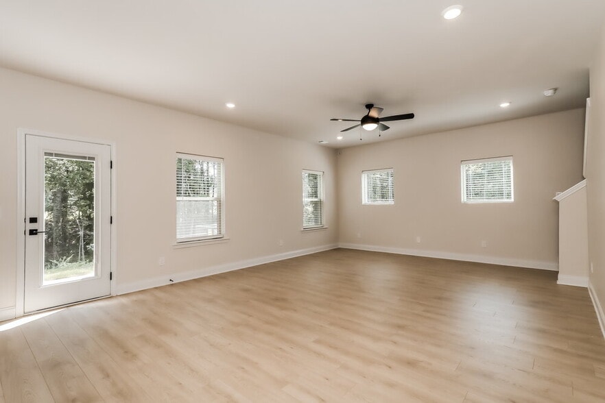 Building Photo - 340 Cantrell Dr