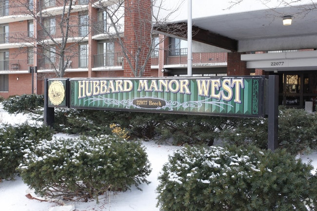 Building Photo - Hubbard Manor West