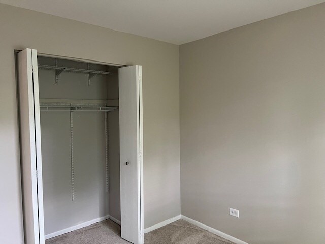 Building Photo - 629 N Deer Run Dr
