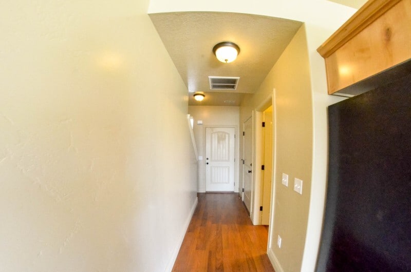 Building Photo - 84 E 715 S