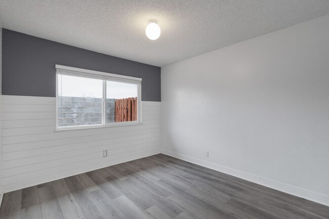 Building Photo - Moh116