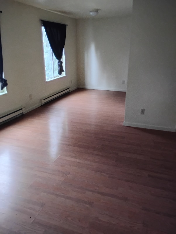 Building Photo - 358 S 1st St