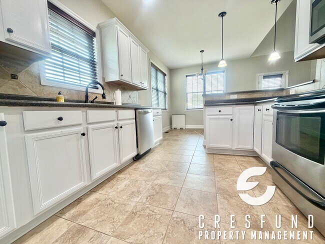 Building Photo - Spacious 3Br 2.5 Bath with Bonus room Fenced in yard