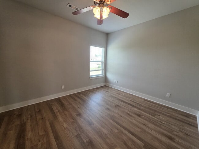 Building Photo - 6521 W Knoll View Way