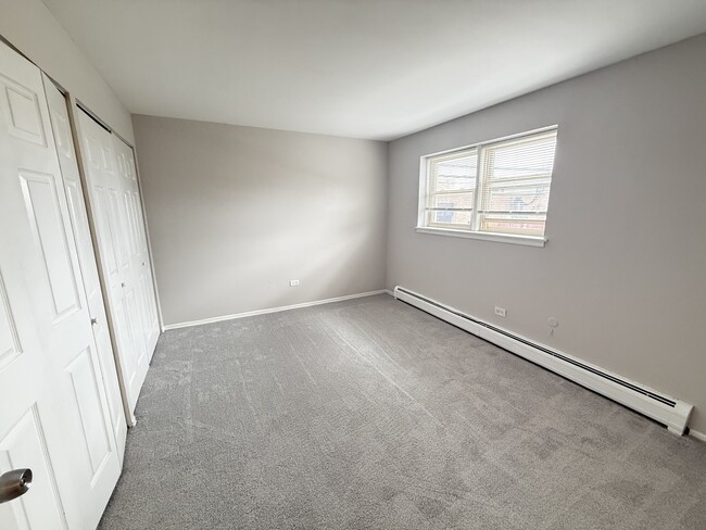Building Photo - 3001 N Thatcher Ave