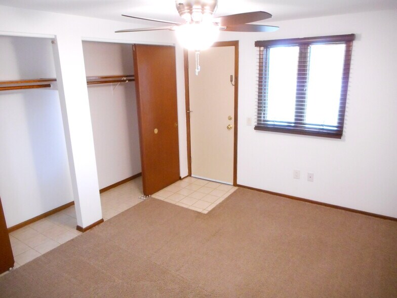 Building Photo - 1615 Reetz Rd