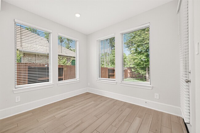 Building Photo - 118 Dorado Sky Ct