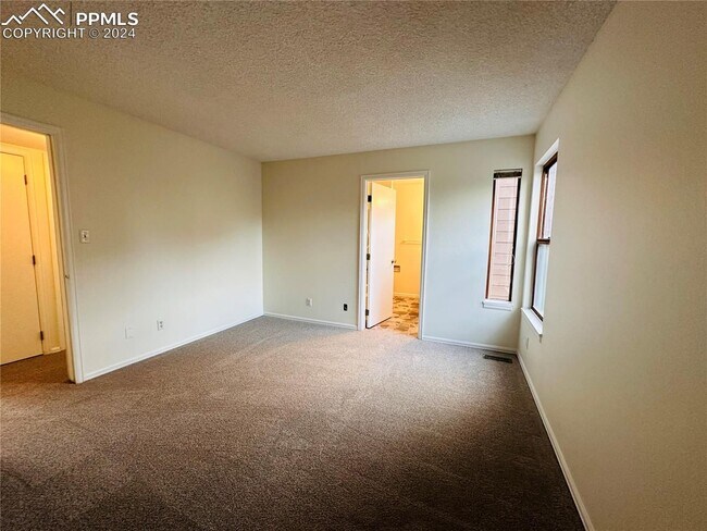 Building Photo - 3356 Capstan Way