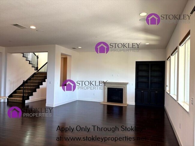 Building Photo - 1836 Porcellano Way