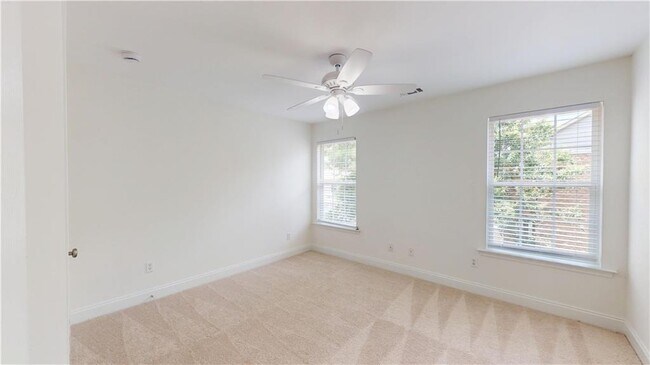 Building Photo - 3249 Brockenhurst Dr