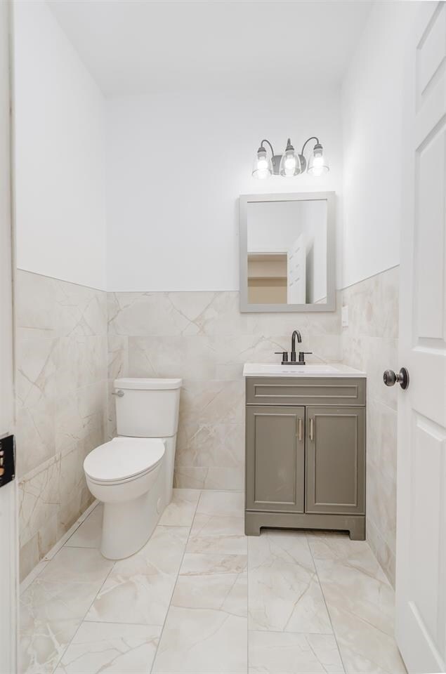 Building Photo - 85 Myrtle Ave