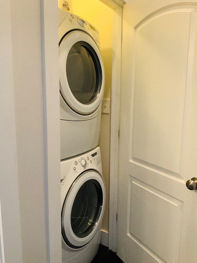 Building Photo - 317 S Salcedo St