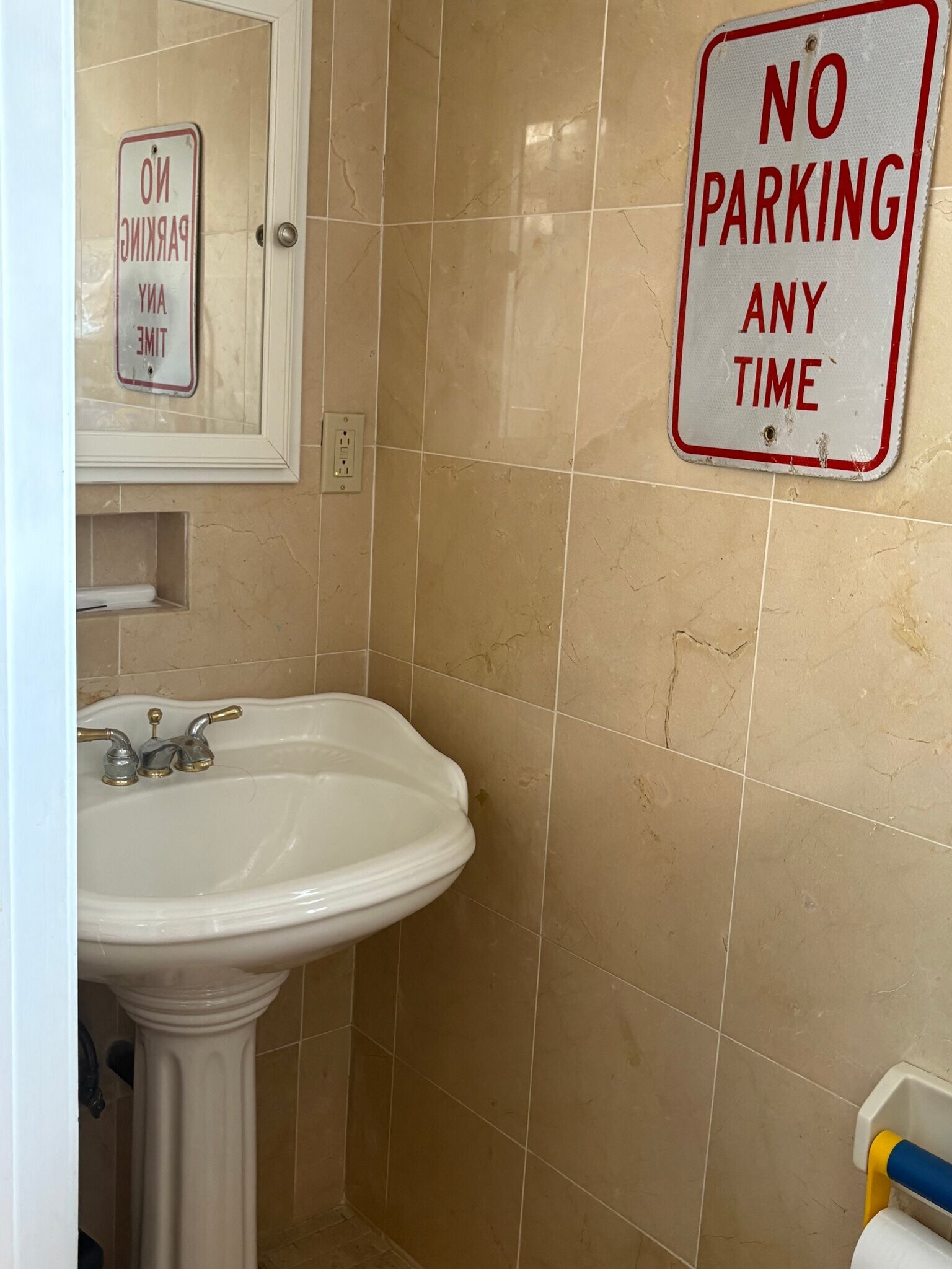 Building Photo - 1446 Cambridge St